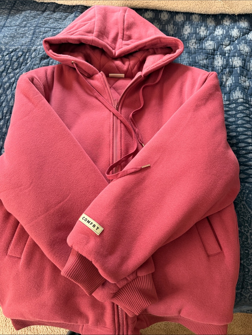 Comfrt Raspberry Women's Zip-Up Hooded Jacket